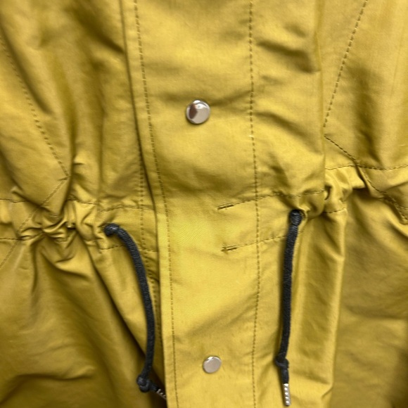 Golden Goose oversized rain coat, cinch ties at waists and bottom, oversized. - Picture 2 of 4